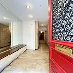 Stylish Studio Near The Tuileries Gardens