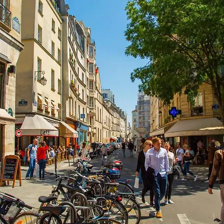 Stylish Near The Tuileries Gardens Apartment *
