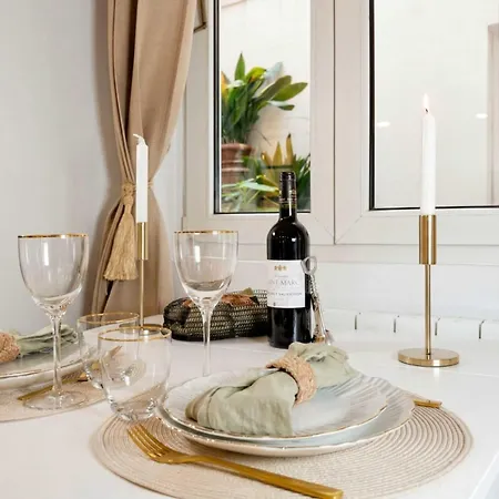 Stylish Near The Tuileries Gardens * Paris